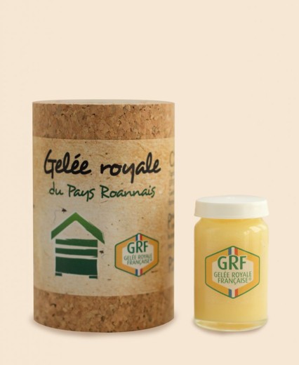 un pot de gelée royale, prêt à la consommation